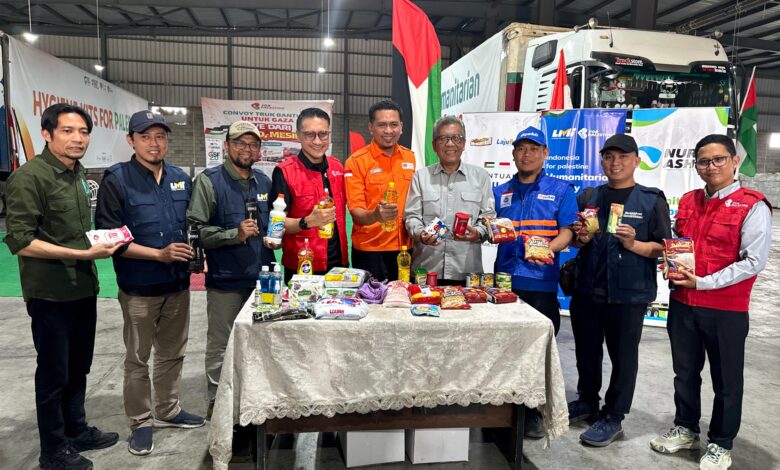 إندونيسيا تُطلق قافلة مساعدات جديدة إلى غزة تضم 24 شاحنة إندونيسيا تُطلق قافلة مساعدات جديدة إلى غزة تضم 24 شاحنة
