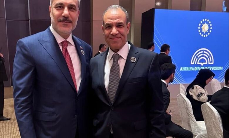 على هامش منتدى أنطاليا الدبلوماسي … وزير الخارجية يجري سلسلة من اللقاءات الجانبية