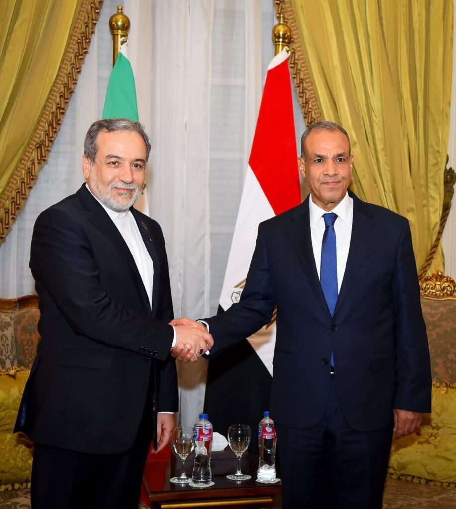 اتصال هاتفي بين وزيري خارجية الجمهورية الإسلامية الإيرانية ومصر