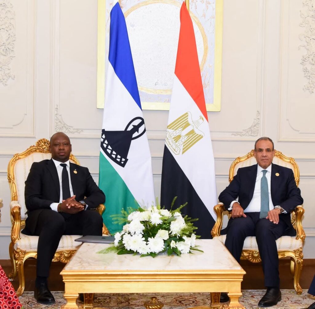 وزير الخارجية يلتقي وزير خارجية ليسوتو لتعزيز التعاون الثنائي وزير الخارجية يلتقي وزير خارجية ليسوتو لتعزيز التعاون الثنائي