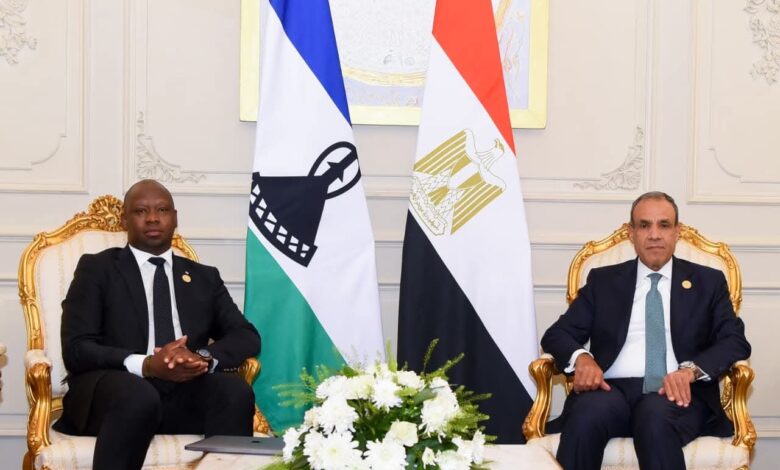 وزير الخارجية يلتقي وزير خارجية ليسوتو لتعزيز التعاون الثنائي