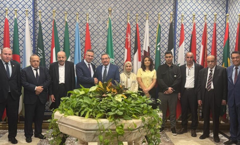 رئيس قطاع فلسطين بالجامعة العربية يلتقي وفدا من اتحاد المحامين العرب