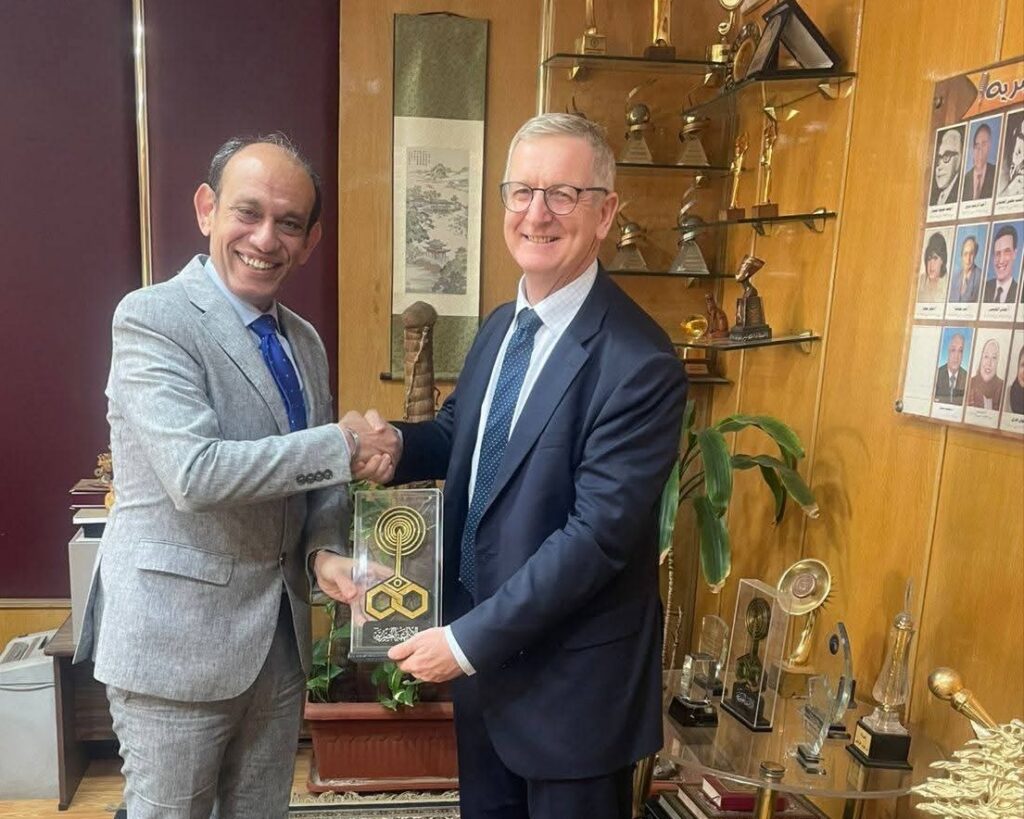 سفير ايرلندا للإذاعة المصرية نثمن التطور الكبير الذي حدث في مصر للبنية التحتية وهذا يؤدي إلى زيادة استثماراتنا في مجالات عديدة
