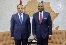 السفير المصرى لدى غانا يلتقى مع سكرتير عام اتفاقية التجارة الحرة الإفريقية لبحث تعظيم المكاسب المصرية من حركة التجارة الافريقية وتنظيم منتدى الإعمال المصرى الغانى