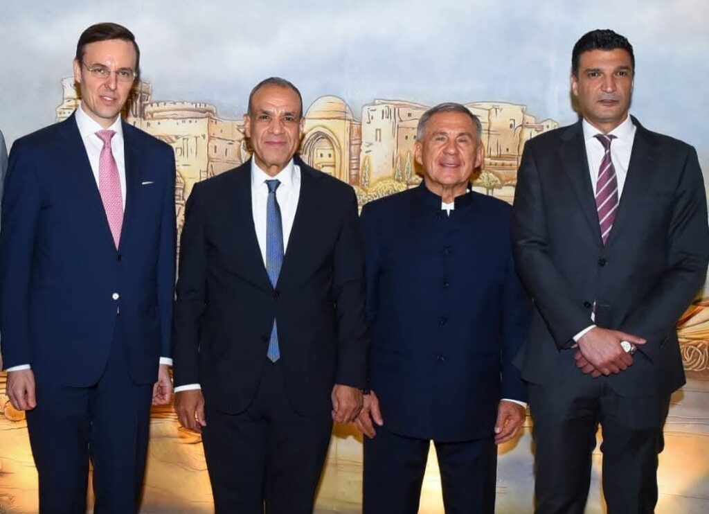 وزير الخارجية يلتقى برئيس جمهورية تتارستان لبحث تعزيز التعاون الثنائي وزير الخارجية يلتقى برئيس جمهورية تتارستان لبحث تعزيز التعاون الثنائي