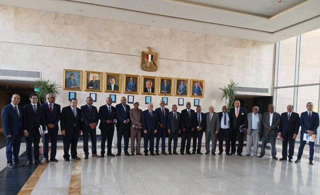 مصر والسودان يبحثان فرص الاستثمار والتعاون المشترك استعدادًا لقمة الأعمال الإفريقية بالعلمين