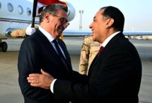 لتدشين الدورة الأولى للجنة التنسيق والمتابعة المصرية ـ المغربية: رئيس الوزراء يستقبل نظيره المغربي في مطار القاهرة الدولي