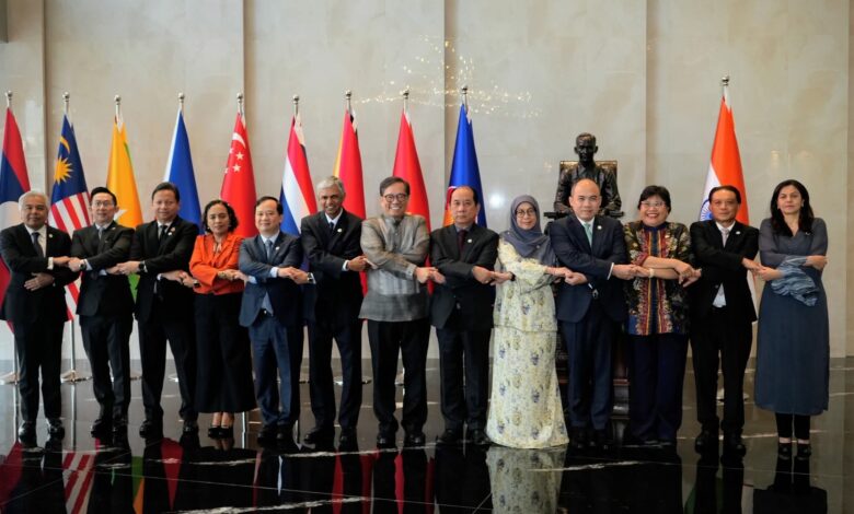 في إطار العام الدولي للتعاون البحري بحث الشراكة المستقبلية الاستراتيجية في اجتماع رابطة جنوب شرق آسيا