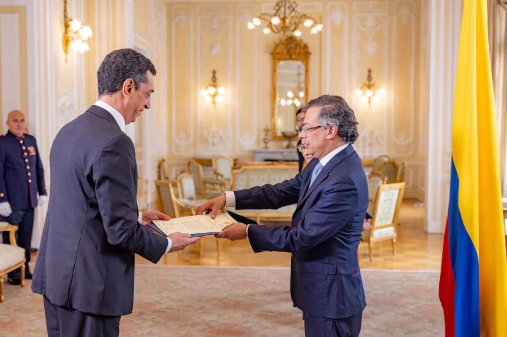 سفير مصر لدى كولومبيا يقدم أوراق اعتماده لرئيس الجمهورية