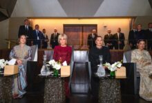 في ليلة استثنائية.. أميرات المملكة المغربية وعقيلة الرئيس الفرنسي يشهدن العرض الافتتاحي للمسرح الملكي في الرباط