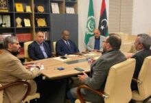 السفير عبدالمطلب ثابت يبحث تطوير الخدمات الصحية للجالية الليبية