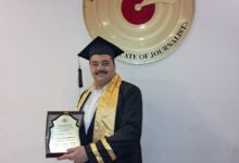 تكريم محمد عوض بدرع التميز العلمي من نقابة الصحفيين المصرية لحصوله على الماجستير