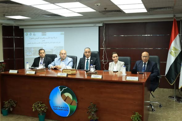 محافظ الجيزة يترأس اجتماعًا موسعًا لمتابعة تحسين خدمات مياه الشرب والصرف الصحي