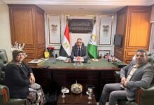 محافظ الجيزة يبحث مع نقيب التمريض دعم الكوادر التمريضية وتحسين بيئة العمل