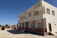 شونة قمح مجهزة تثير الجدل في أسيوط.. موافقة رسمية من “القابضة للصوامع” ورفض محلي بدعوى “الأرض الرملية”