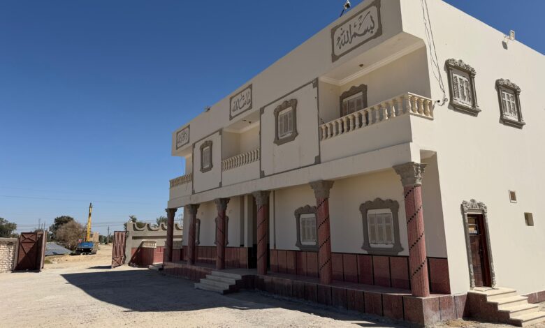 شونة قمح مجهزة تثير الجدل في أسيوط.. موافقة رسمية من “القابضة للصوامع” ورفض محلي بدعوى “الأرض الرملية” شونة قمح مجهزة تثير الجدل في أسيوط.. موافقة رسمية من “القابضة للصوامع” ورفض محلي بدعوى “الأرض الرملية”