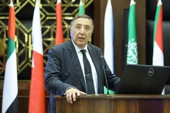 المحكمة الدستورية تنتصر لحرية الصحافة .. من حق الصحفي انتقاد المسؤولين المحكمة الدستورية تنتصر لحرية الصحافة .. من حق الصحفي انتقاد المسؤولين