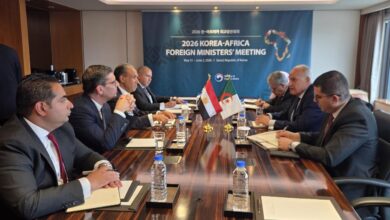 وزير الخارجية يلتقي نظيره الجزائري على هامش الاجتماع الوزاري الكوري الأفريقي لبحث سبل تعزيز التعاون الثنائي والتطورات الإقليمية